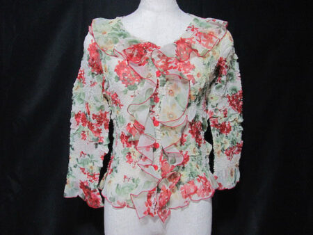 キュートと綺麗めの狭間｜ユキトリイのブラウスを買取しました