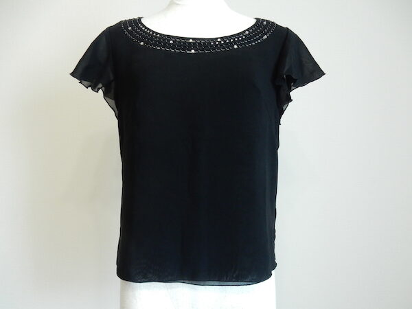 黒に映えるビーズが高貴｜ユキトリイのカットソーを買取しました