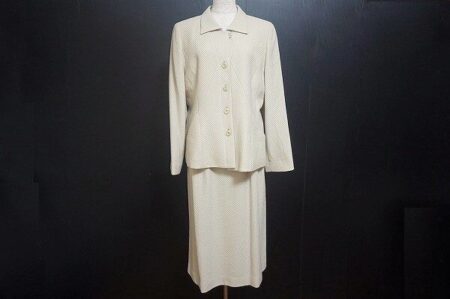 品と清楚さが光る｜ロシャス レリアン スカートスーツを買取しました