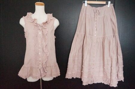 適度に解放感がある｜ピンクハウスのセットアップを買取しました