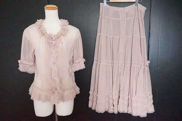 シースルーで大人度もプラスできる！ピンクハウスのセットアップを買取しました