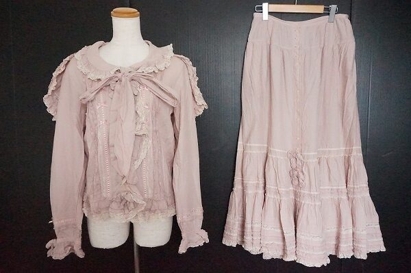 ピンクハウスを代表するような豪華さ｜セットアップを買取しました