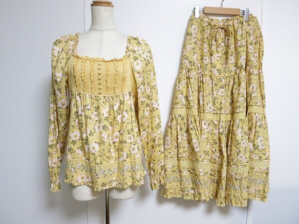 レトロと可愛さがうまくマッチしたピンクハウスのセットアップを買取しました