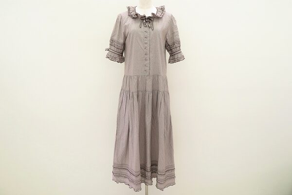 シックにフリルがよく合う逸品｜ピンクハウスのワンピースを買取しました