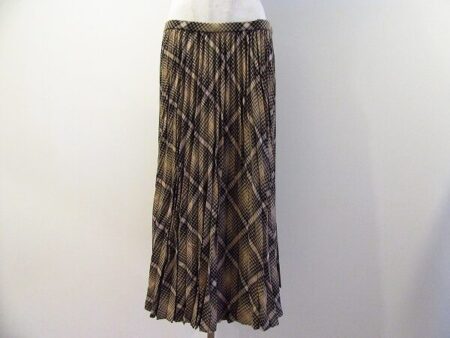 小さくまとまる！レリアンのスカートを買取しました