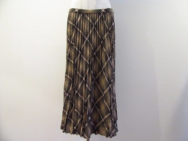 小さくまとまる！レリアンのスカートを買取しました