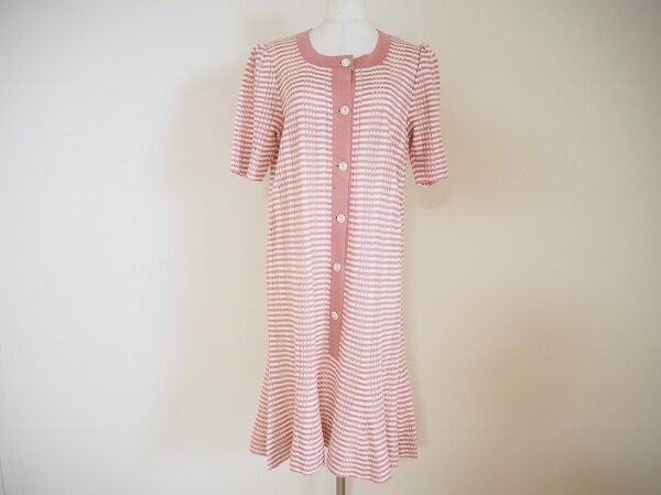 ソフトなピンクとボーダーが調和|斉藤都世子のワンピースを買取しました