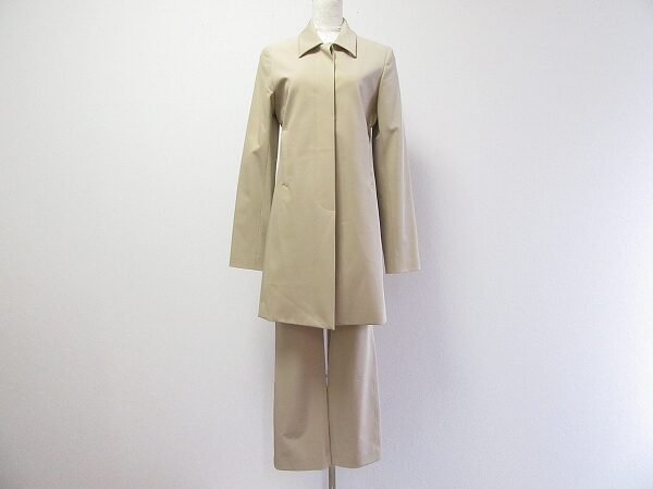 汎用性の高いデザイン|セオリーのパンツスーツを買取しました