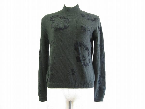 落ち着いた雰囲気を出すのにもぴったり｜伊太利屋のハイネック ニットを買取しました