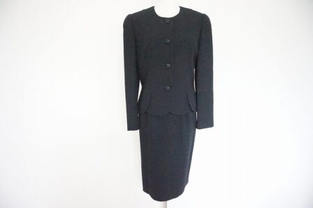 上品なシルエットが好印象｜ジュンアシダのスカートスーツを買取しました