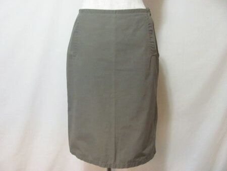 シンプルでしっとり決まる｜マックスマーラウィークエンドのスカートを買取しました