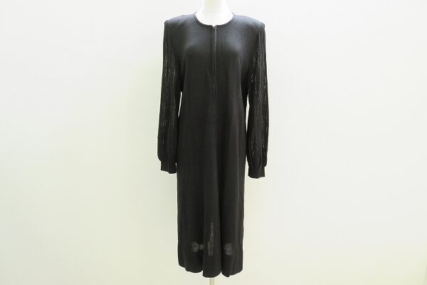 穏和なデザインに見とれる｜斉藤都世子のワンピースを買取しました