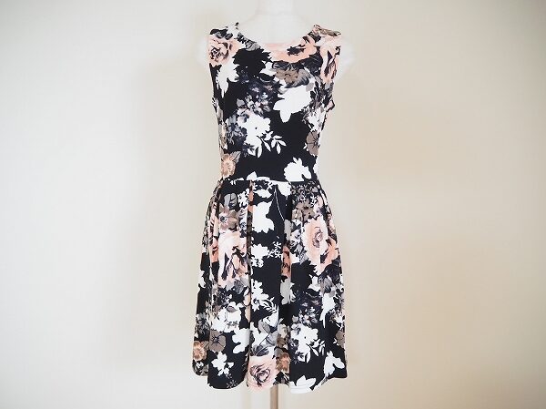 豪華な花柄が光る｜ファスフィーユアシュアヴルのワンピースを買取しました