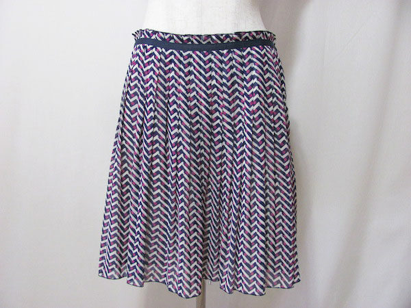 プリーツが上品なランバンオンブルーのミニスカートを買取しました