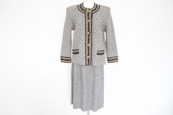 シックな装いに決まる|斉藤都世子のセットアップを買取しました