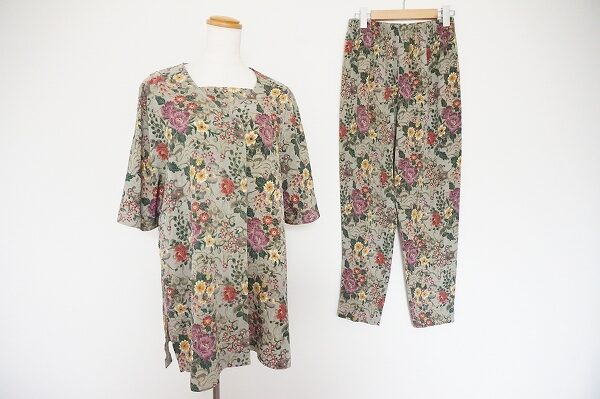 豪華すぎる花柄が見事｜詩仙堂のセットアップを買取しました