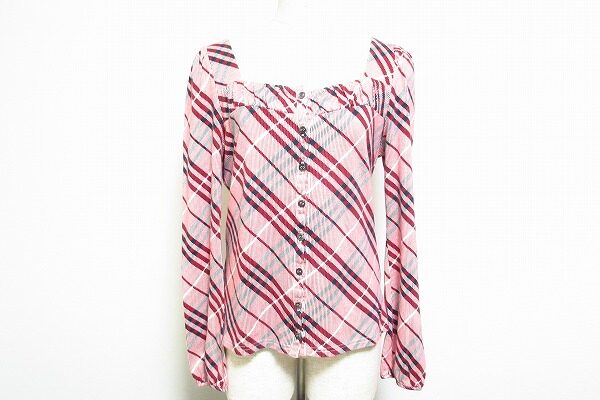 カラフル過ぎないチェックが印象アップ｜バーバリーブルーレーベルのカットソーを買取しました