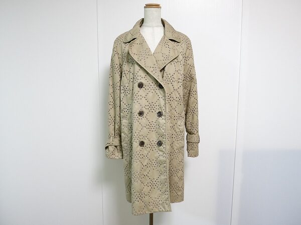 カットワークが斬新|レリアンのコートを買取しました