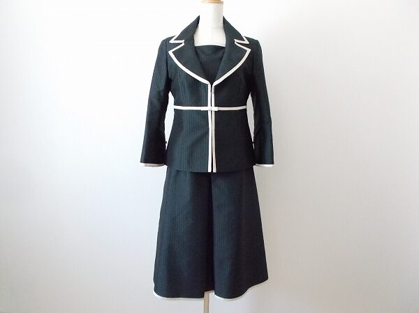 インテリな感じが漂う｜クレージュのワンピースを買取しました