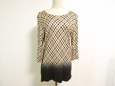 繊細なチェックがポイント｜ダックスのニットを買取しました