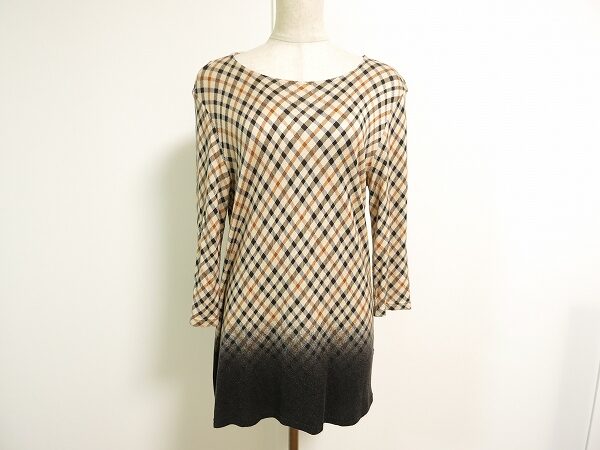 繊細なチェックがポイント｜ダックスのニットを買取しました