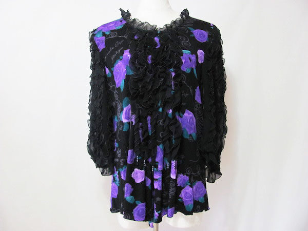 黒×紫の組み合わせが華やか|伊太利屋のカットソーを買取しました