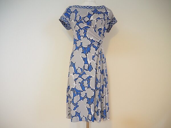 青×グレーのバランスが絶妙|BCBGマックスアズリアのワンピースを買取しました