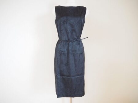 シルク感が艶やか｜ニジュウサンクのワンピースを買取しました