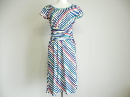 虹色に元気をもらえる フィフィーユパリのワンピースを買取しました