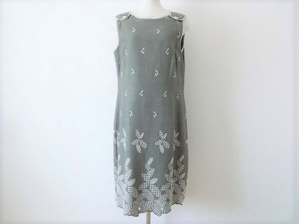 バランスの良い柄が魅力的｜サリースコットのワンピースを買取しました