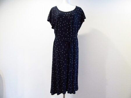 落ち着き放ったシルエットが魅力｜ローラアシュレイのワンピースを買取しました