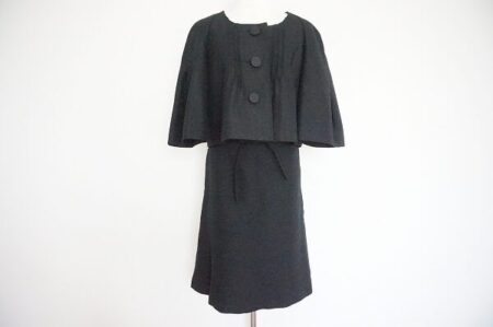 大きすぎず上品｜トゥービーシックのツーピースを買取しました