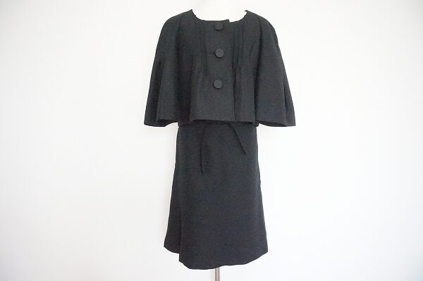 大きすぎず上品|トゥービーシックのツーピースを買取しました