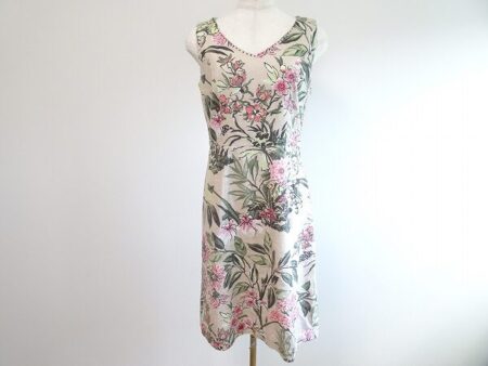 おしとやかな花柄がポイント｜ローラアシュレイのワンピースを買取しました