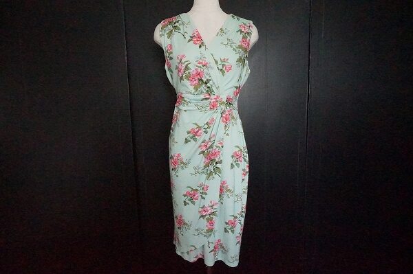 水色×お花で大人華やかスタイル｜ローラアシュレイのワンピースを買取しました