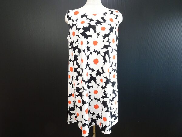 印象に残る花柄でポップに｜タバサのチュニックを買取しました