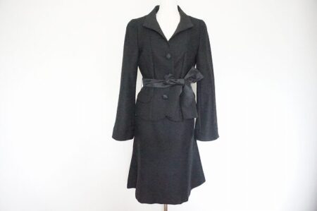 絵になる雰囲気が素敵｜トゥービーシック スカートスーツを買取しました