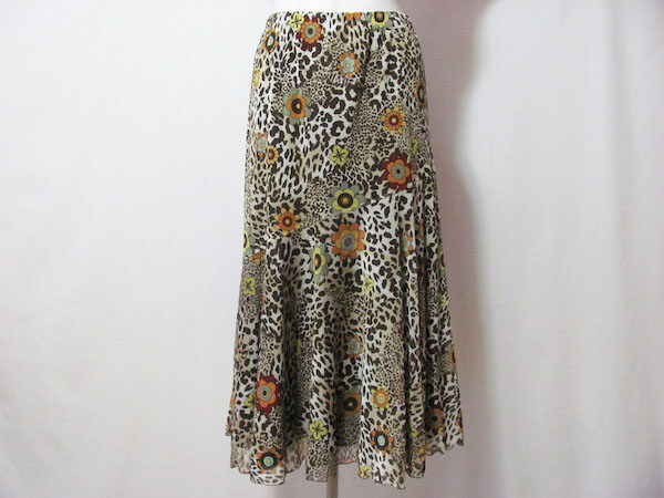 ヒョウ柄×お花がエレガント!レリアンのスカートを買取しました