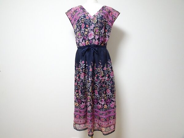 ローラアシュレイの気持ちまで明るくなるワンピースを買取しました