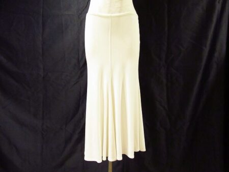 女性の魅力を引き出してくれる｜ダナキャランのスカートを買取しました