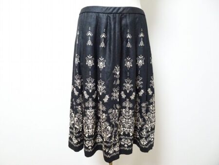 ゴージャスな雰囲気を感じる｜レリアンのスカートを買取しました