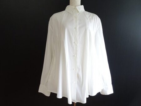白×広がりある感じで柔らかく！ダナキャランのシャツを買取しました