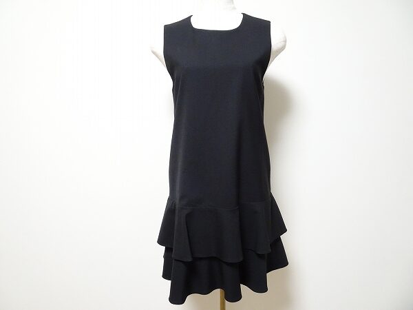 黒×フリルの甘すぎない雰囲気がいい|セオリーのチュニックを買取しました