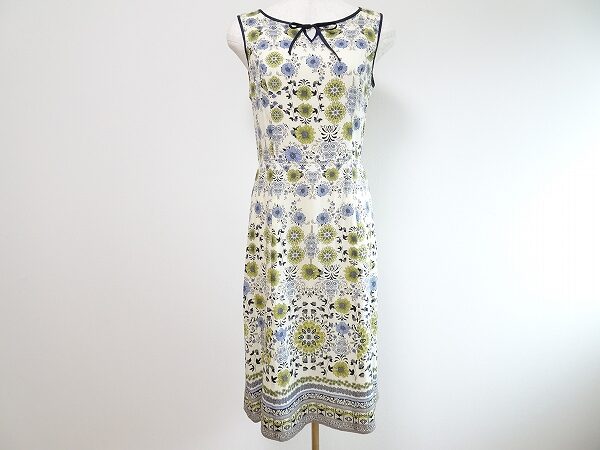 シンプルな色調に注目｜ローラアシュレイのワンピースを買取しました