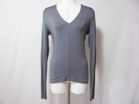 優しく体のラインを拾う｜ダナキャランのカットソーを買取しました