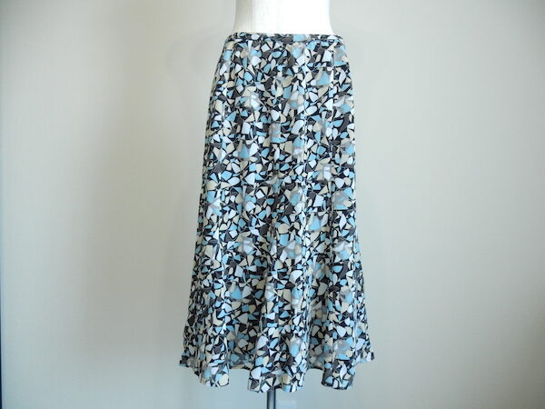 丁度いい華やかさ｜レリアンのスカートを買取しました