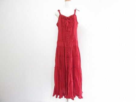 情熱的になれるピンクハウスのワンピースを買取しました