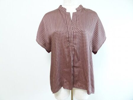 珍しい赤茶でしっとりと｜ニジュウサンクのブラウスを買取しました