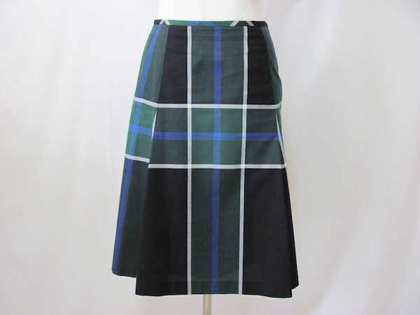 上質なチェックがくせになる!ヨークランドのスカートを買取しました