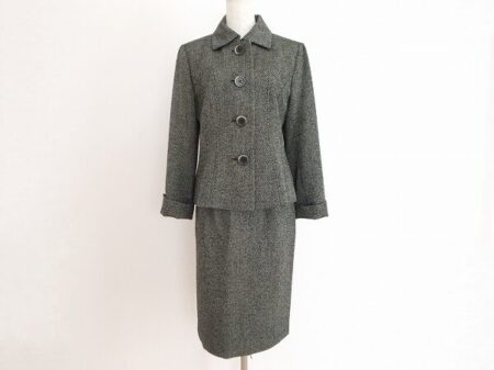 レリアンの小さめ7号サイズのスカートスーツを買取させて頂きました